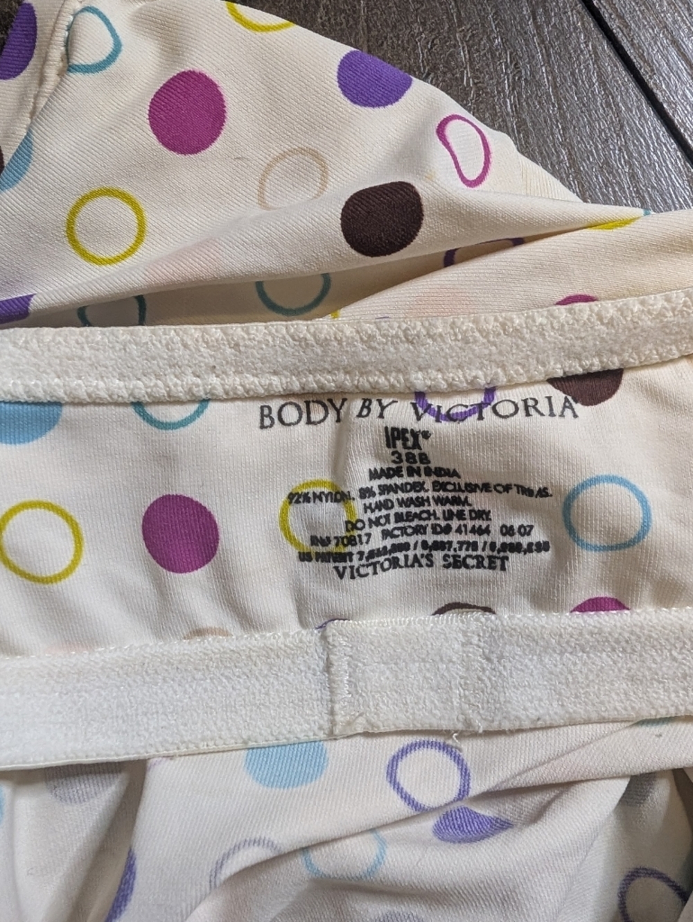 Victoria's Secret White Polka Dot V-Neck Padded Camisole Size 38B - Picture 7 of 7